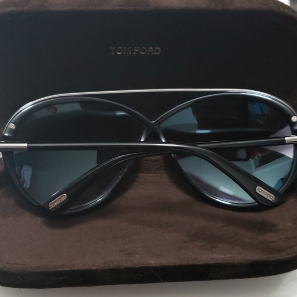 TOM FORD SUNGLASSES 🕶 - Picture 3 of 7